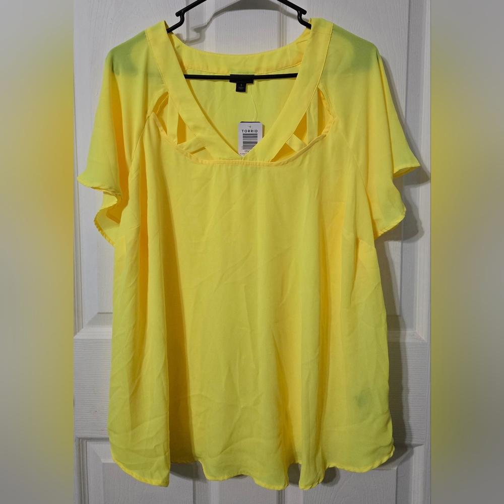 Torrid Lemon Tonic yellow Georgette Cage Front Blouse 1X- NWT